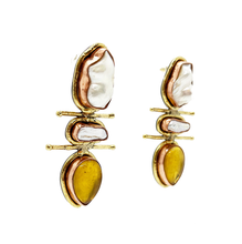 Cargar imagen en el visor de la galería, Caravanas perla y citrino