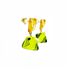 Cargar imagen en el visor de la galería, Caravanas de resina con volumen