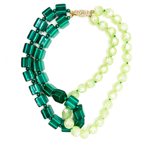 Cargar imagen en el visor de la galería, collar verde de reina corto