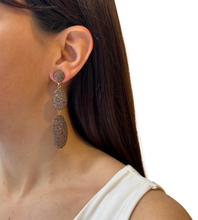 Cargar imagen en el visor de la galería, Caravanas hilos brillantes