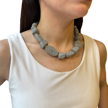Cargar imagen en el visor de la galería, Collar cuentas de hilo