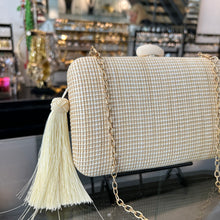 Cargar imagen en el visor de la galería, Clutch de rafia natural