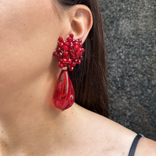 Cargar imagen en el visor de la galería, Caravanas de resina y cristal rojas