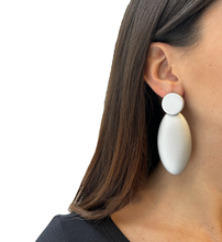 Cargar imagen en el visor de la galería, Caravanas de resina mate