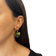 Cargar imagen en el visor de la galería, Caravanas de resina con volumen