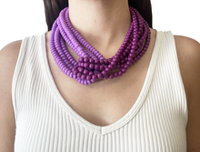 Cargar imagen en el visor de la galería, collar corto de resina violeta