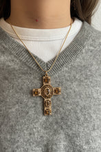 Cargar imagen en el visor de la galería, Collar cruz bronce