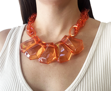 Cargar imagen en el visor de la galería, Collar translucido naranja