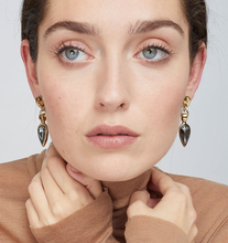 Cargar imagen en el visor de la galería, Caravanas gota cristal humo