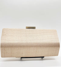 Cargar imagen en el visor de la galería, Clutch rosa
