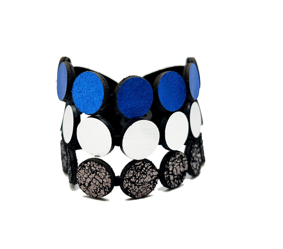 Pulsera de cuero plateada, azul y negra – Fahoma, bijouterie en Uruguay