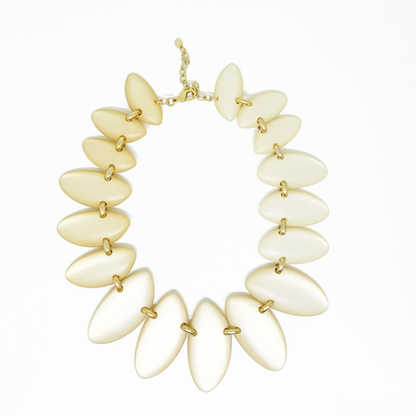 Collar de resina mate – Fahoma, bijouterie en Uruguay