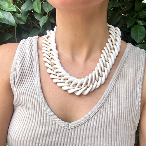 Collar cadena resina plana, vista 2 – Fahoma