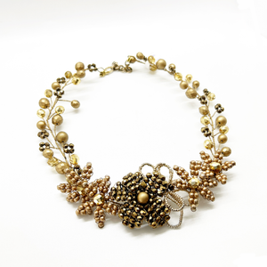 Collar flores doradas