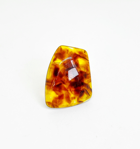 Anillo de resina geometrico