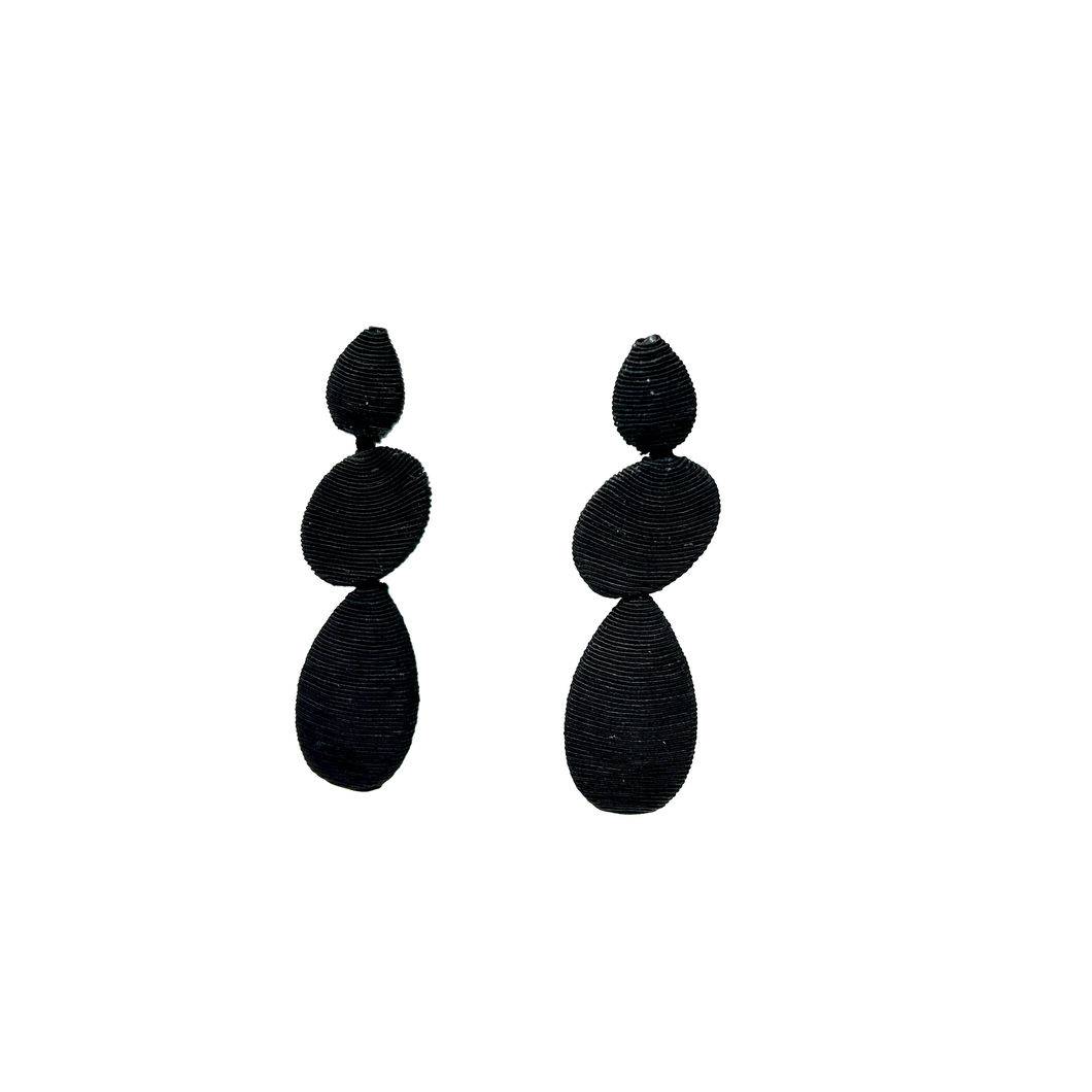 Aros negros de hilo