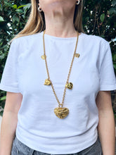 Cargar imagen en el visor de la galería, Collar dijes corazones
