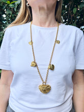 Cargar imagen en el visor de la galería, Collar dijes corazones
