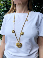 Cargar imagen en el visor de la galería, Collar dijes corazones
