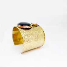 Cargar imagen en el visor de la galería, Brazalete con doble piedra
