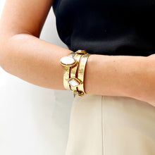 Cargar imagen en el visor de la galería, Brazalete triple con piedras
