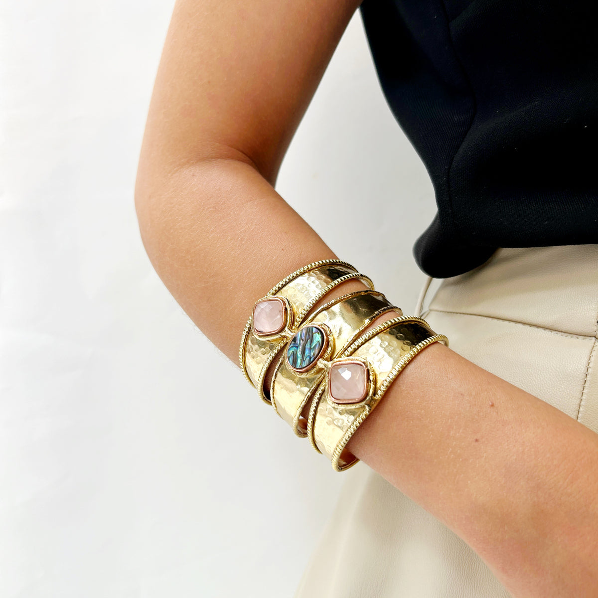 Brazalete tres cortes con piedras, vista 9 – Fahoma