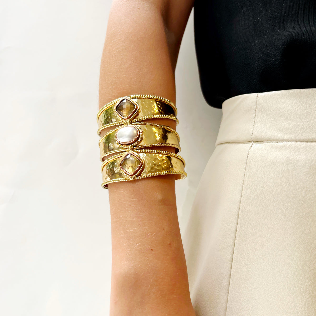 Brazalete tres cortes con piedras, vista 7 – Fahoma