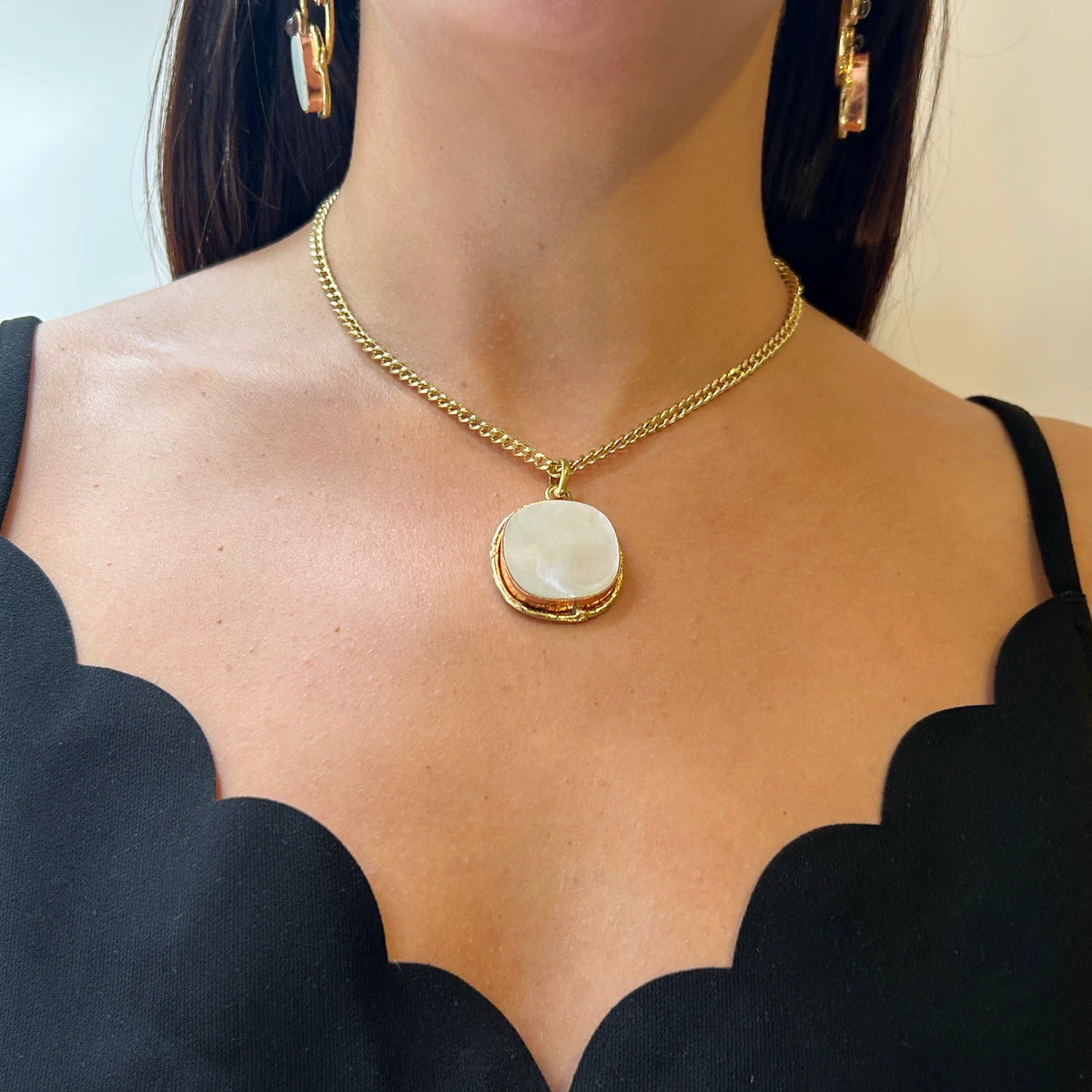 Collar dije rectangular de nácar, vista 2 – Fahoma