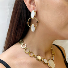 Cargar imagen en el visor de la galería, Caravanas geométricas con piedras naturales
