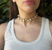 Cargar imagen en el visor de la galería, Choker de perlas y cristal
