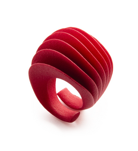 Anillo con volumen