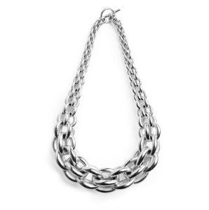 Collar cadenas con volumen