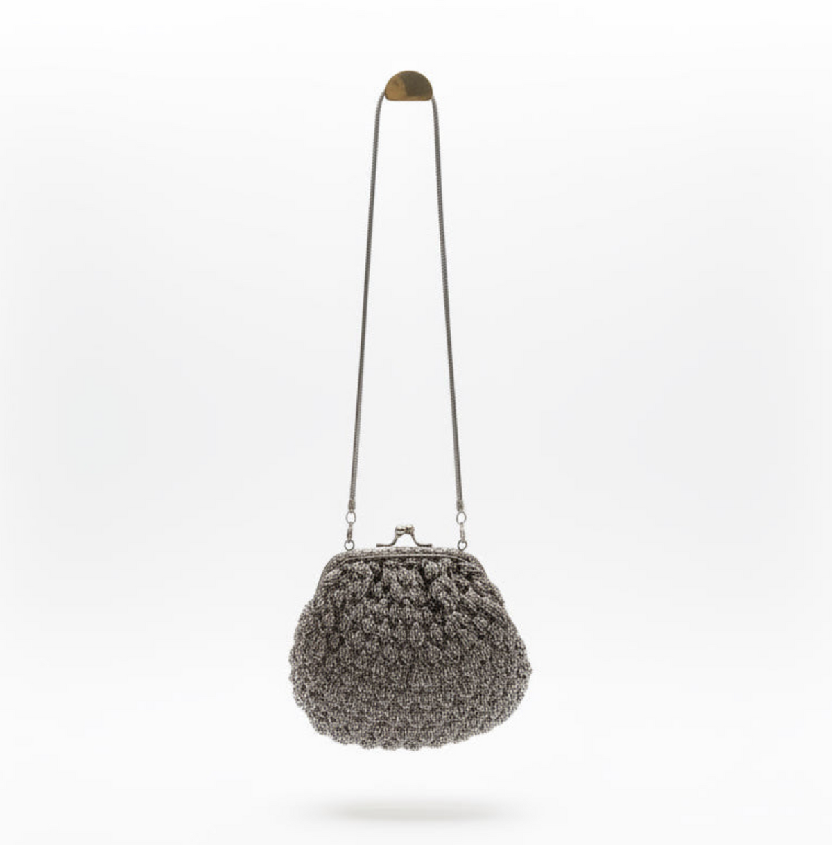 Bolso tejido gris y negro – Fahoma, bijouterie en Uruguay