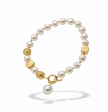 Cargar imagen en el visor de la galería, Collar dorado  y perlas
