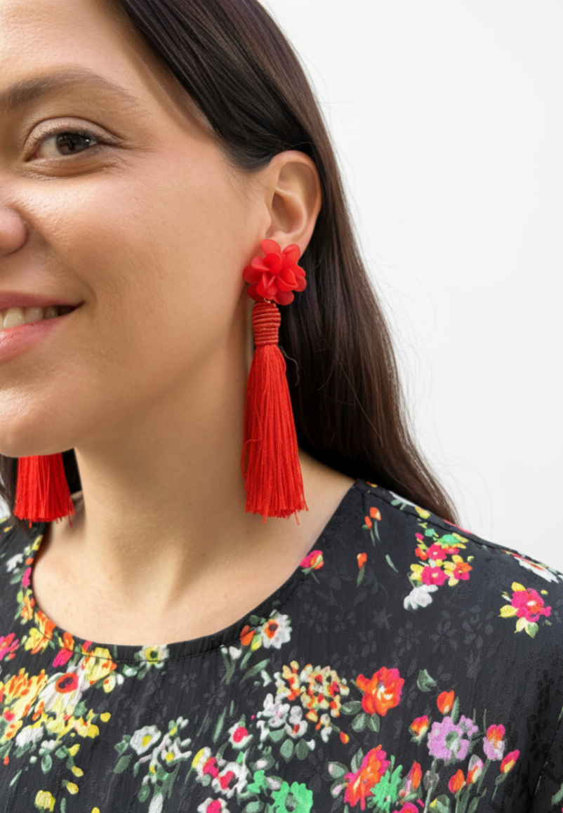 Caravanas fleco rojo, vista 2 – Fahoma