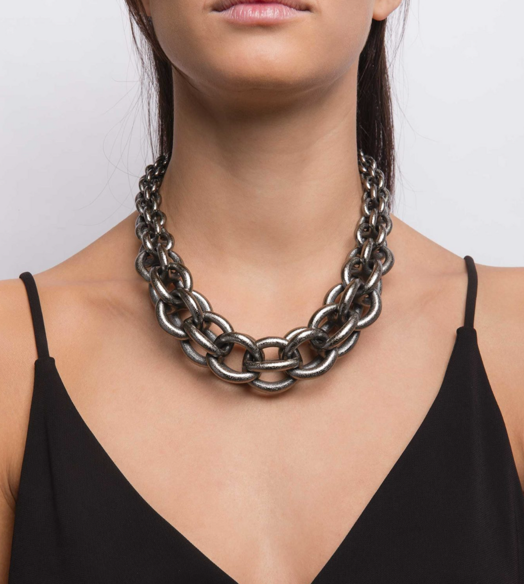 Collar cadenas con volumen