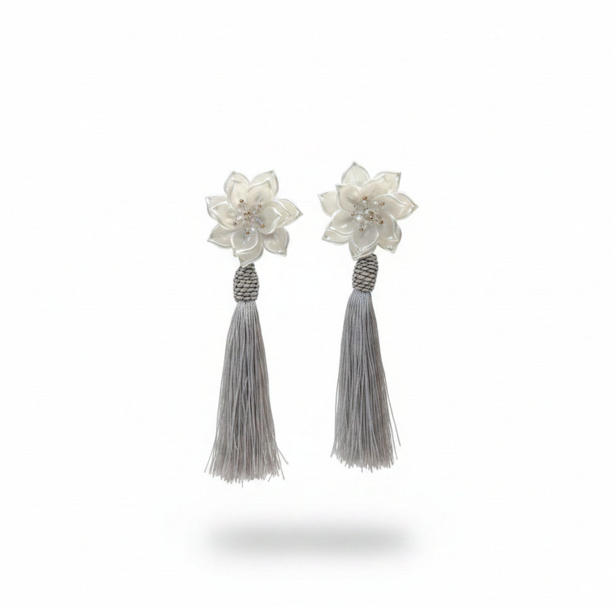 Caravanas flor perlada con fleco – Fahoma, bijouterie en Uruguay