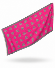 Cargar imagen en el visor de la galería, Pashmina  fucisa con flores

