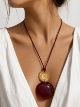 Cargar imagen en el visor de la galería, Collar bordo y beige
