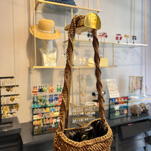 Cargar imagen en el visor de la galería, Bolso limosnero macrame
