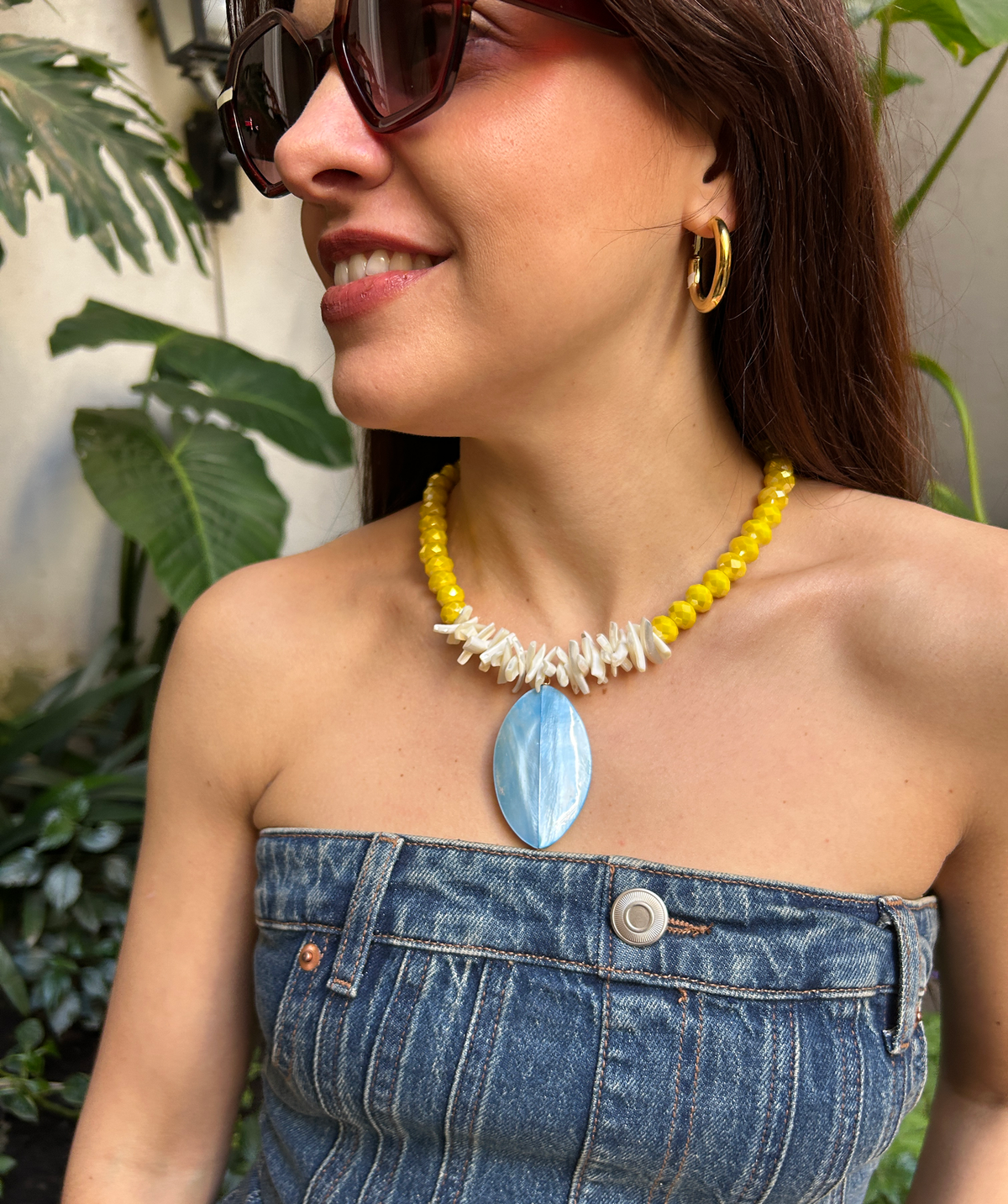 Collar cristal amarillo y nácar celeste, vista 3 – Fahoma