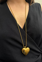 Cargar imagen en el visor de la galería, collar largo de corazón 
