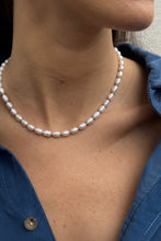 Cargar imagen en el visor de la galería, Collar perlas barrocas
