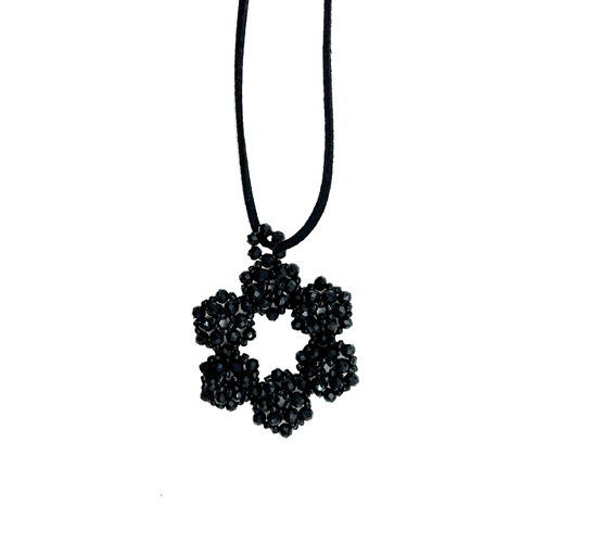 Collar flor con tiento – Fahoma, bijouterie en Uruguay
