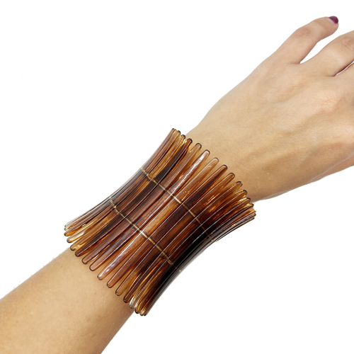 Pulsera ancha de resina color hueso, vista 2 – Fahoma
