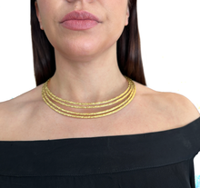 Cargar imagen en el visor de la galería, Choker dorado con trama
