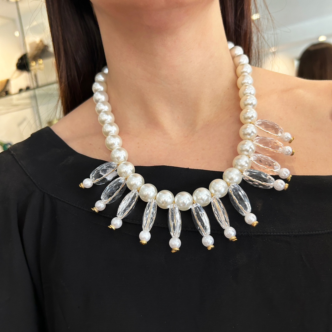 collar de perlas con resina
