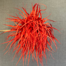 Cargar imagen en el visor de la galería, Broche de tela con volumen
