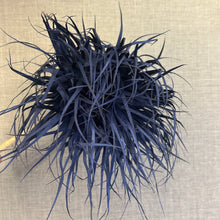 Cargar imagen en el visor de la galería, Broche de tela con volumen
