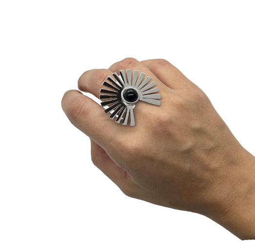 Anillo sol con piedra, vista 2 – Fahoma